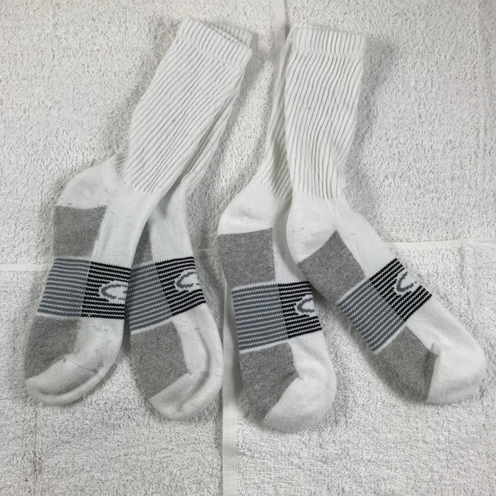 2 pairs of mid calf athlete socks